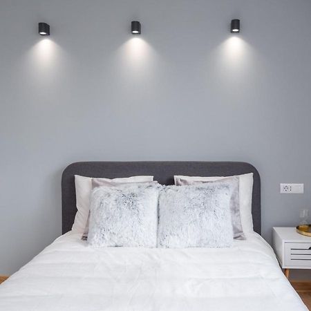 Gorgeous Apartament With View In Piata Universitatii Bucarest Esterno foto