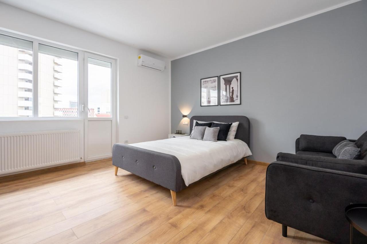 Gorgeous Apartament With View In Piata Universitatii Bucarest Esterno foto