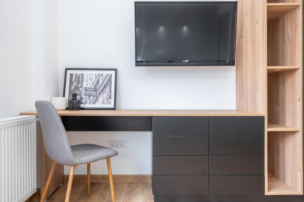Gorgeous Apartament With View In Piata Universitatii Bucarest Esterno foto