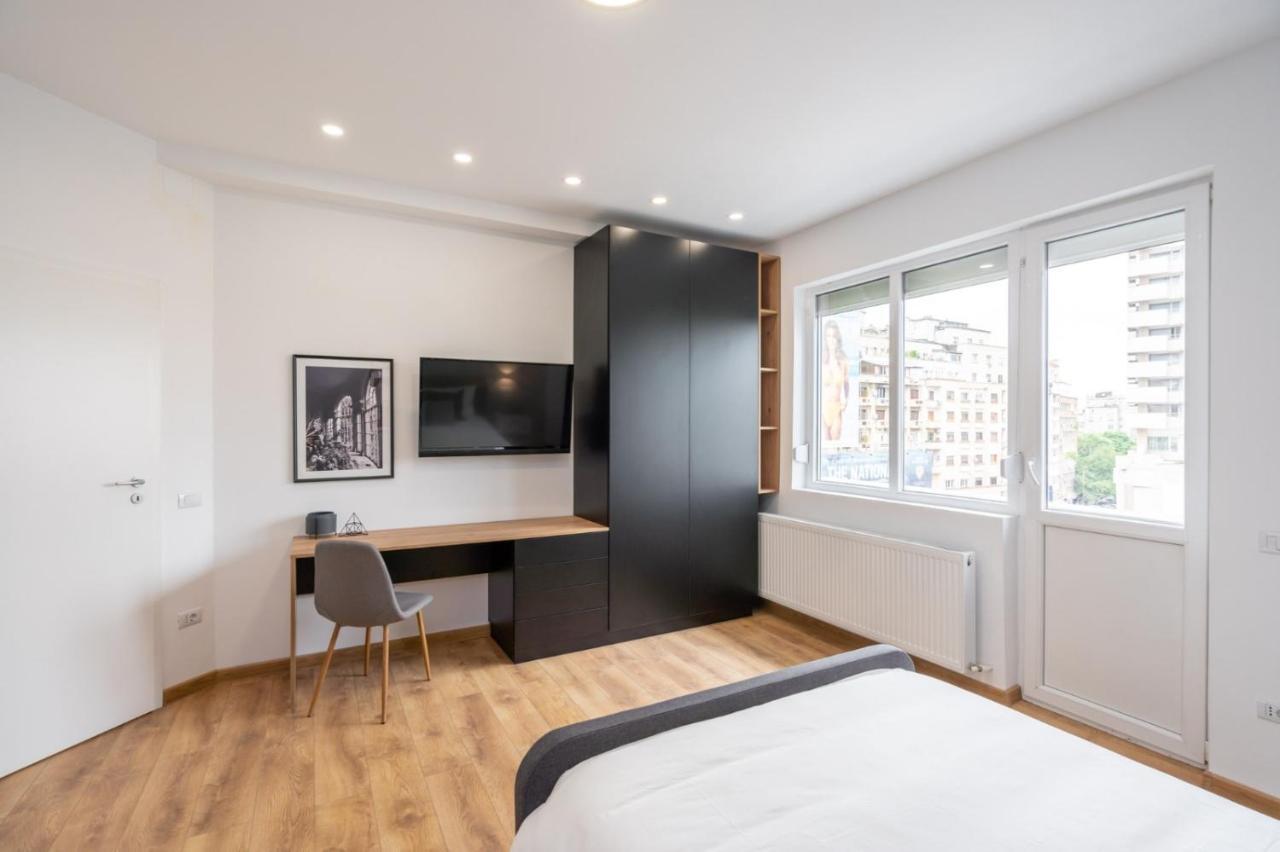 Gorgeous Apartament With View In Piata Universitatii Bucarest Esterno foto