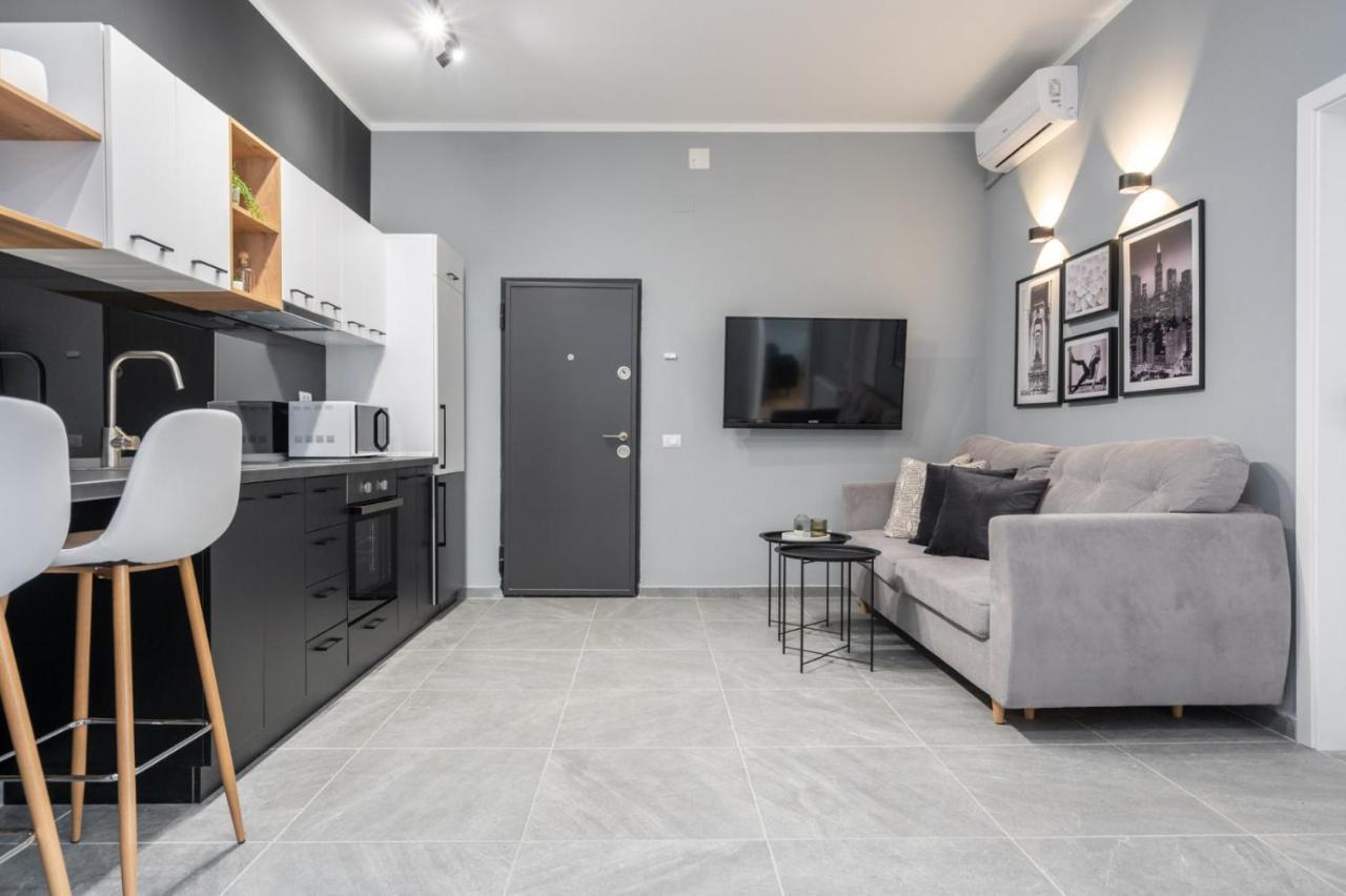 Gorgeous Apartament With View In Piata Universitatii Bucarest Esterno foto