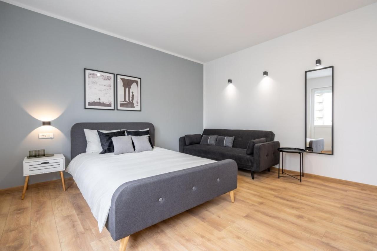 Gorgeous Apartament With View In Piata Universitatii Bucarest Esterno foto
