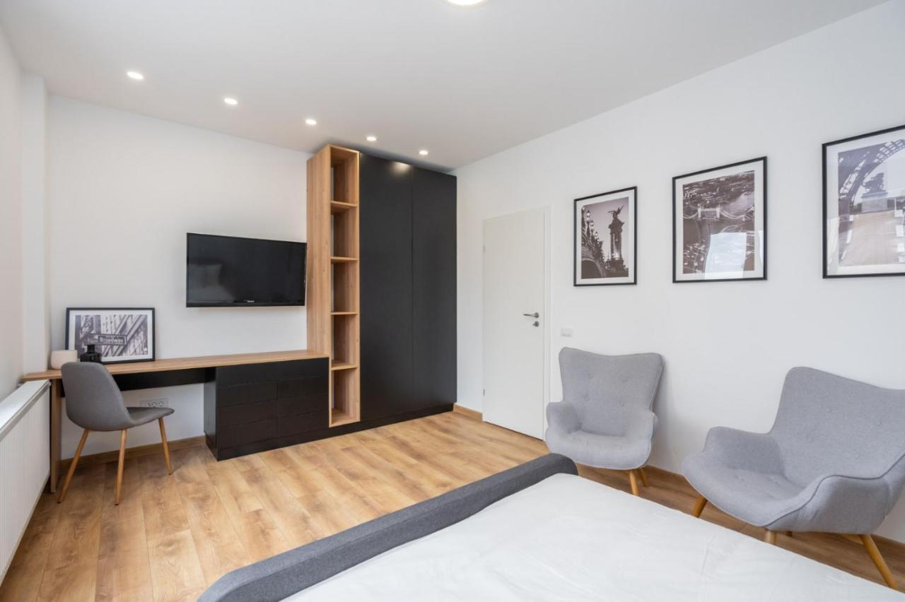 Gorgeous Apartament With View In Piata Universitatii Bucarest Esterno foto