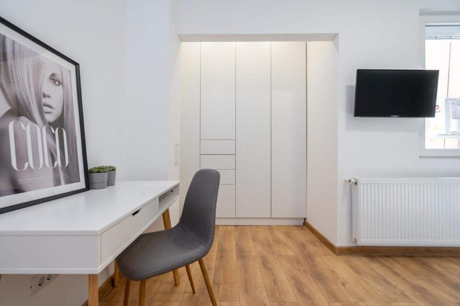 Gorgeous Apartament With View In Piata Universitatii Bucarest Esterno foto
